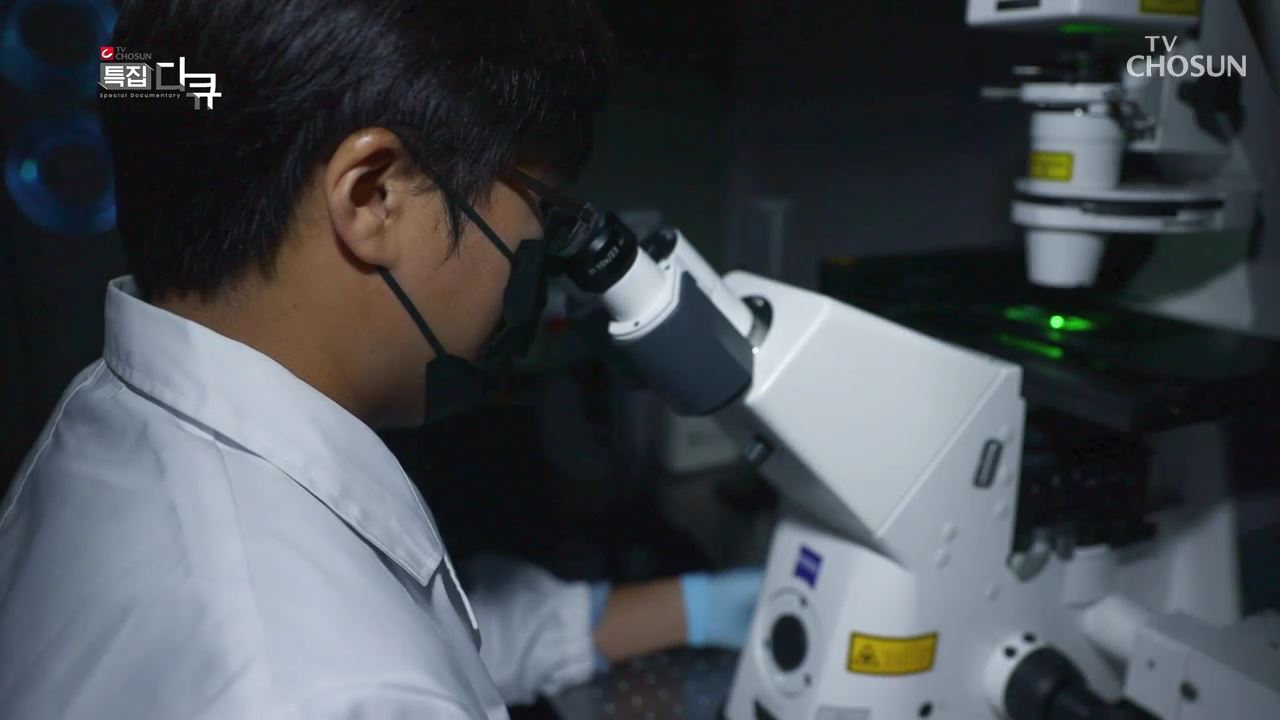펜데믹을 정복하는 사람들, 의사과학자
