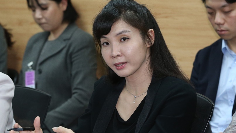 법원 '서지현, 인사보복 피해자 인정'…다음달 17일 마무리