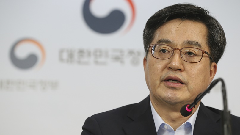 김동연, 연일 국회 찾아…예산안 처리 당부