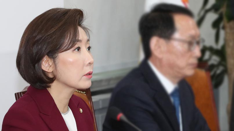 한국당 '문재인판 블랙리스트, 330개 기관 600여명'