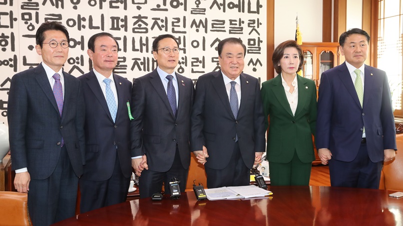 여야 5黨 '미·북 정상회담 성공 개최 기원' 공동성명 채택