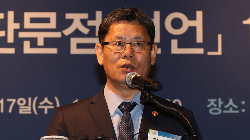 김연철 '정부, 한반도 운명 주인…북핵 실질적 해결 주도'