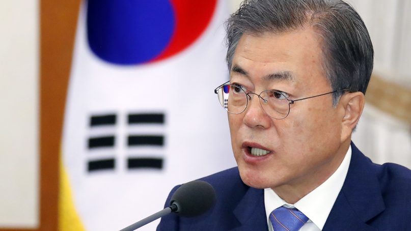 文대통령 지지도 48.6%…민주 38.7%·한국 34.3% '오차 범위'