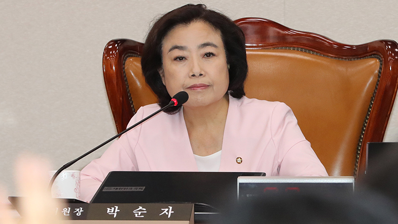 한국당, '국토위원장 사퇴 거부' 박순자 징계 절차 착수