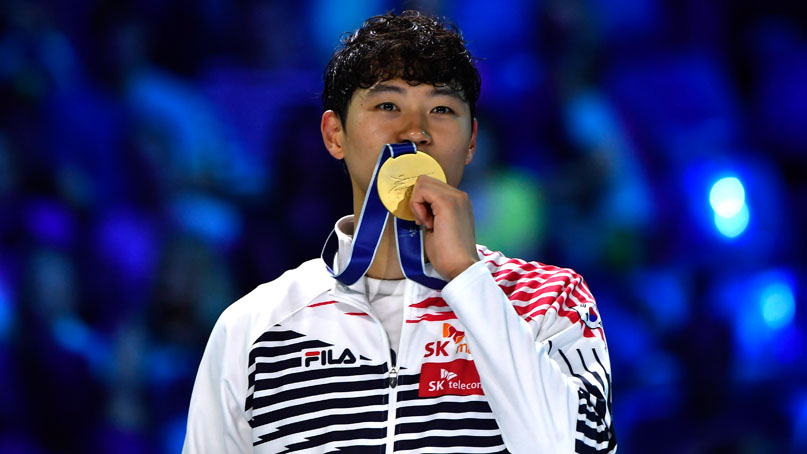 오상욱, 펜싱 세계선수권 첫 정상…세계랭킹 1위 도약