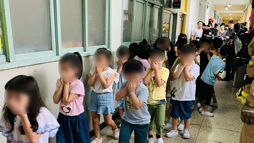 서울 초등학교서 '포르말린' 유출…1200여명 대피 소동 