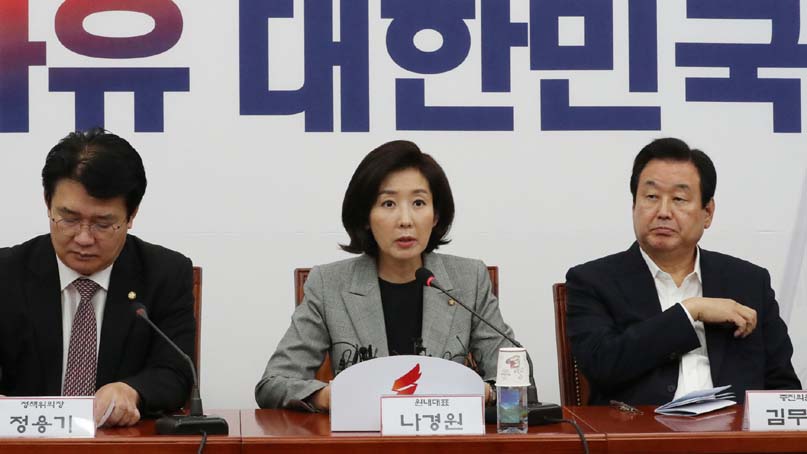 한국당, '조국 해임건의' 야권공조 모색 강화…'국론분열 막자'