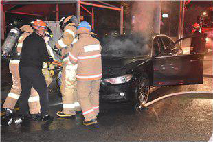 건물 주차된 BMW 차량서 또 화재…'인명피해는 없어'