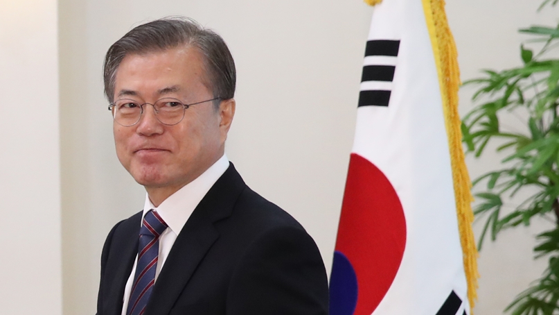 文대통령 지지율 47.3%로 반등…한국당 20%대로 급락