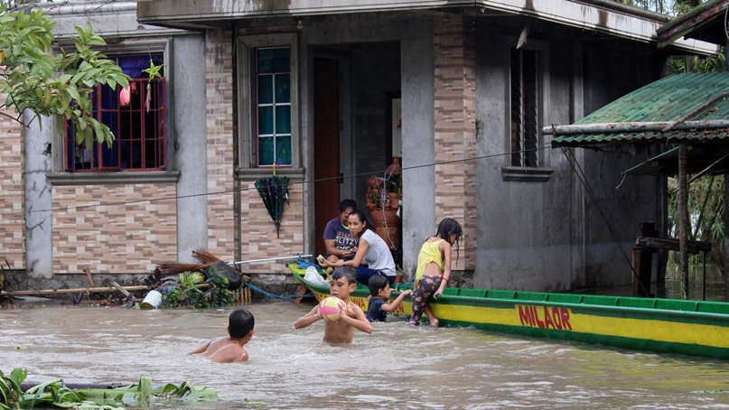 필리핀 강타한 태풍 '간무리'…최소 17명 사망