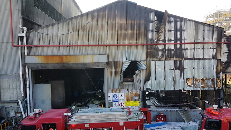 울산 폐기물공장에서 폐드럼통 폭발로 화재…1명 부상