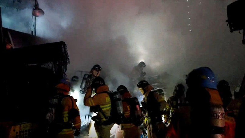서울 신길동 고물상서 불…폐지 6톤 소실