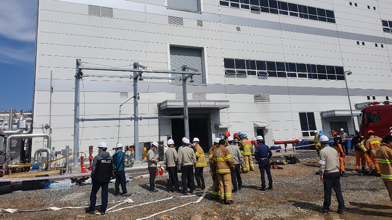 서산 LG화학 촉매센터 폭발 추정 화재…1명 사망·2명 부상