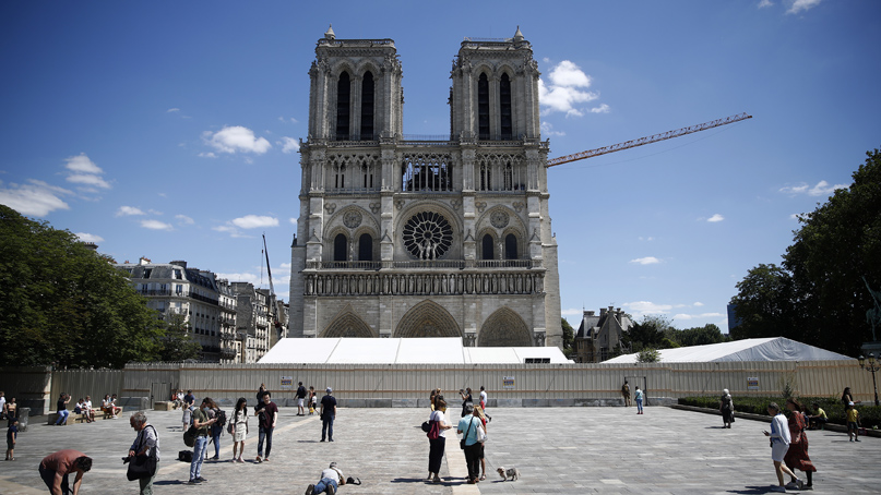 파리 노트르담성당 광장, 화재 1년여 만에 재개장