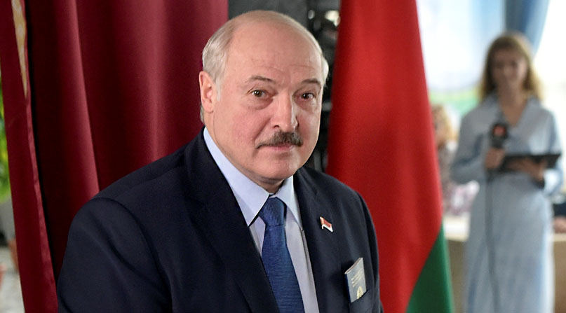 '유럽 마지막 독재자' 벨라루스 루카셴코, 79%로 대선 압승…30년 집권 열렸다