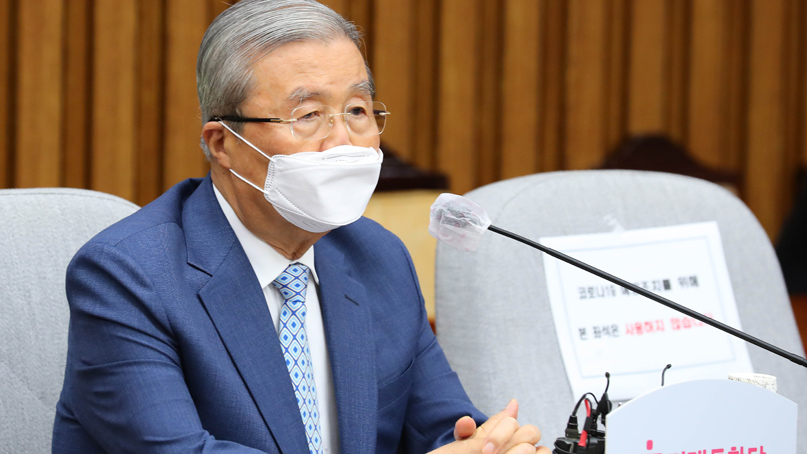 김종인 '정부·여당, 코로나 재확산에 당황…엉뚱하게 책임 전가'