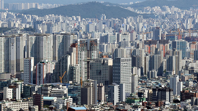 서울 아파트 증여 비중 역대 최고…강남은 거래 절반이 증여