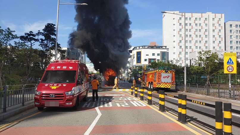 김포서 달리던 마을버스 화재…인명 피해는 없어