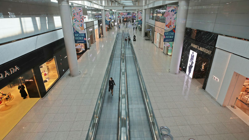 코로나에 인천국제공항 내 중소 면세점 매출 90% 가까이 급감