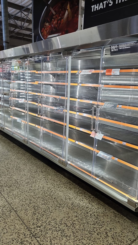 시민들이 사재기를 해 텅 빈 남아프리카공화국 요하네스버그의 한 마트 / 사진 제공: 전소영 남아공한인회 수석부회장