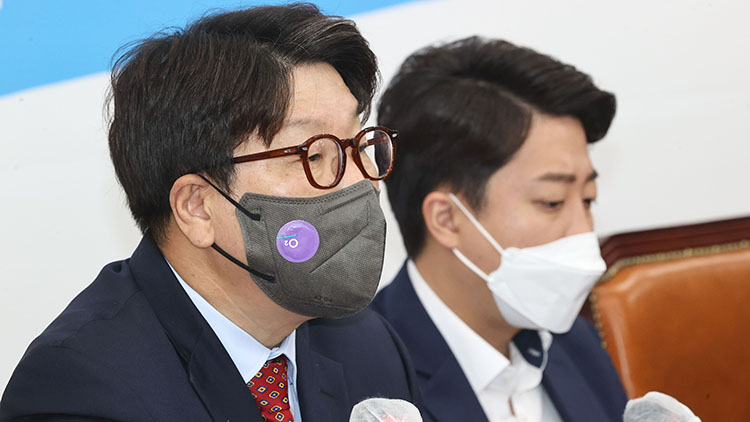 권성동 ''검수완박' 악법 공포 文, 헌정의 부끄러움으로 기록될 것'