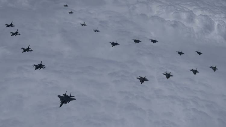 한·미 군 당국이 7일 오전 실시한 연합 공중무력시위 비행. / 합동참모본부 제공