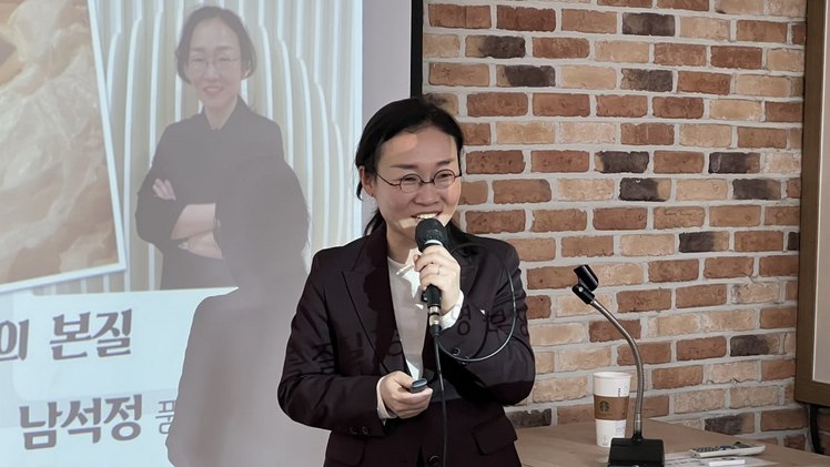 제88회 '도산 LBT' 북포럼 강연중인 맘스터치 남석정 본부장