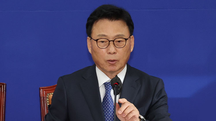 민주당 박광온 원내대표가 16일 국회에서 원내대책회의를 하고 있다. /연합뉴스