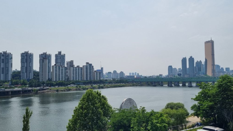 노들섬에서 본 동작구 수방사 사전청약 부지