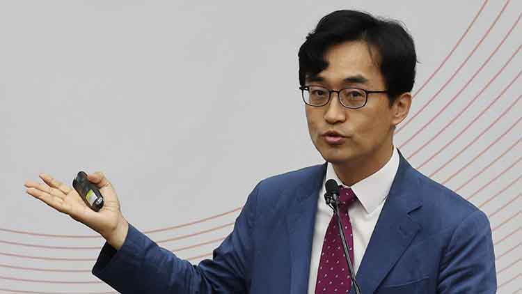 정용훈 카이스트 원자력 및 양자공학과 교수가 20일 오전 서울 여의도 국회에서 열린 국민의힘 의원총회에서 '후쿠시마 방류 안전한가?' 주제로 특강하고 있다. /연합뉴스