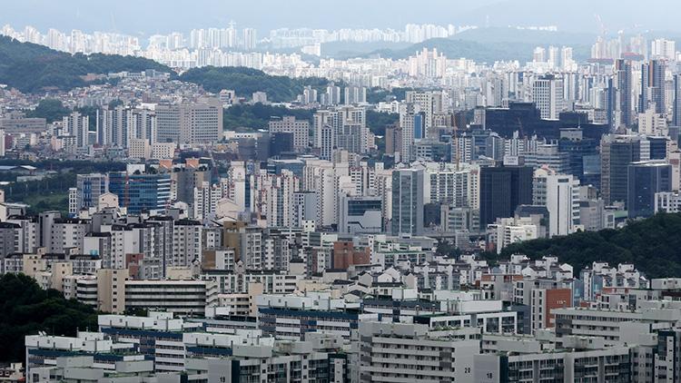 서울 남산에서 바라본 서울 도심 아파트. /연합뉴스