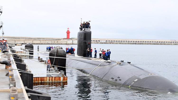 美핵추진잠수함 '아나폴리스함' 제주해군기지 입항