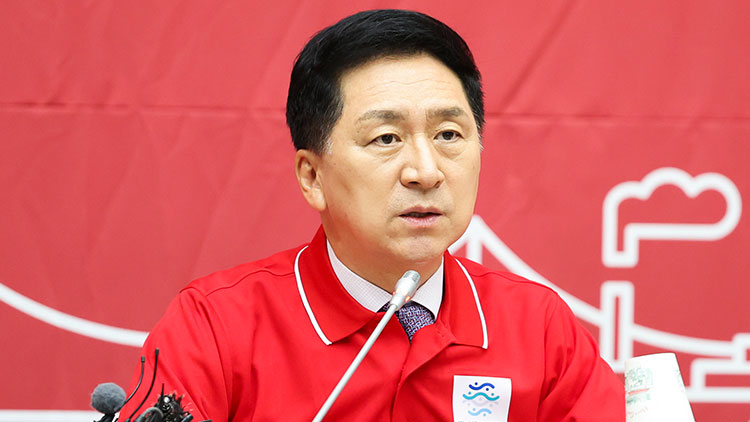 국민의힘 김기현 대표가 7일 오전 부산시 동구 부산항국제전시컨벤션센터에서 열린 부산 현장 최고위원회의에서 발언하고 있다. /연합뉴스