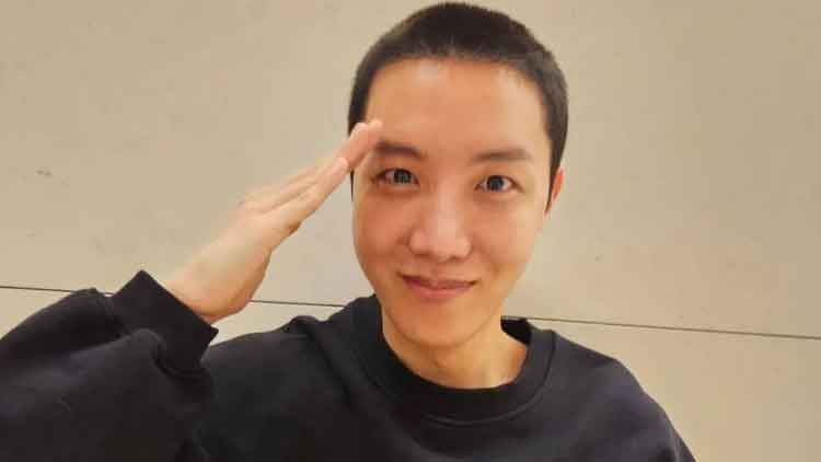 입대 하기 전 머리를 짧게 깎은 모습을 공개한 제이홉 / 제이홉 인스타그램