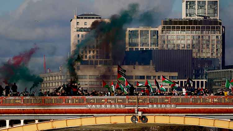 英 런던 30만 명 등 유럽 곳곳 '팔레스타인 지지 시위'…경찰 '100여 명 체포'