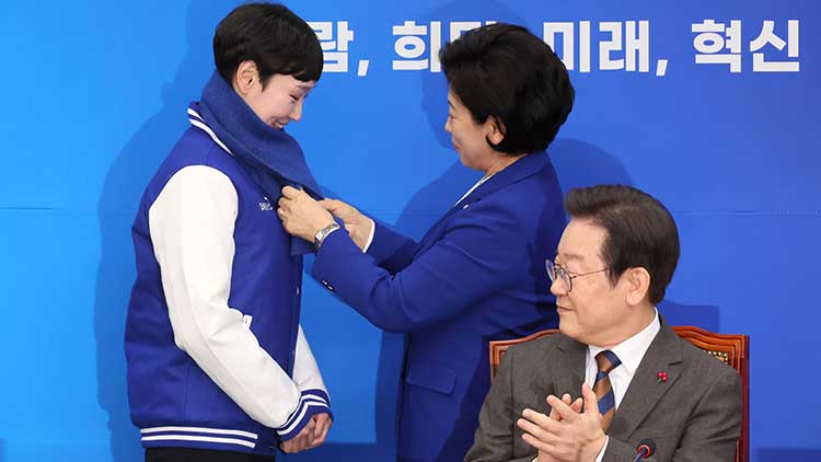 [취재후 Talk] 민주당의 '수호천사, 이지은 전 총경' 표현 유감
