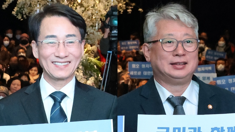 이원욱 의원(왼쪽)과 조응천 의원 /연합뉴스