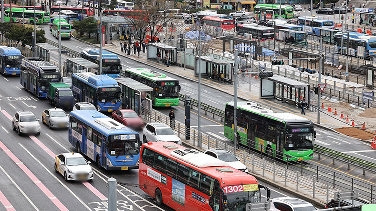 서울 시내버스 노조 28일 총파업 가결…지하철 하루 202회 추가 운행