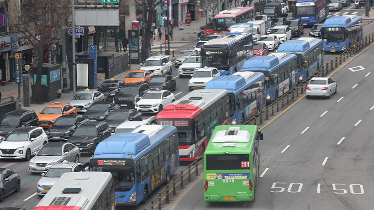서울 시내버스 총파업 11시간 만에 철회…퇴근길 정상운행