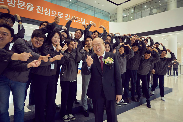 김승연 회장, 한화에어로 대전 R&D 캠퍼스 방문