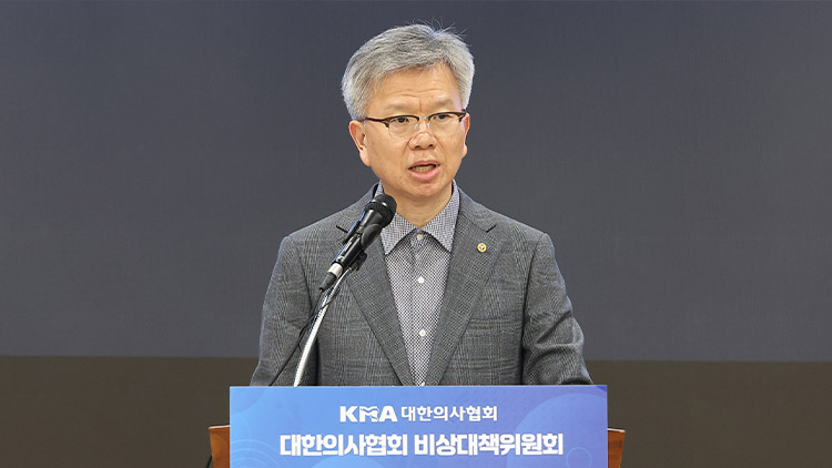 김택우 의협 비대위원장, 사퇴 거부…'비대위 흔들려는 시도 심히 우려'