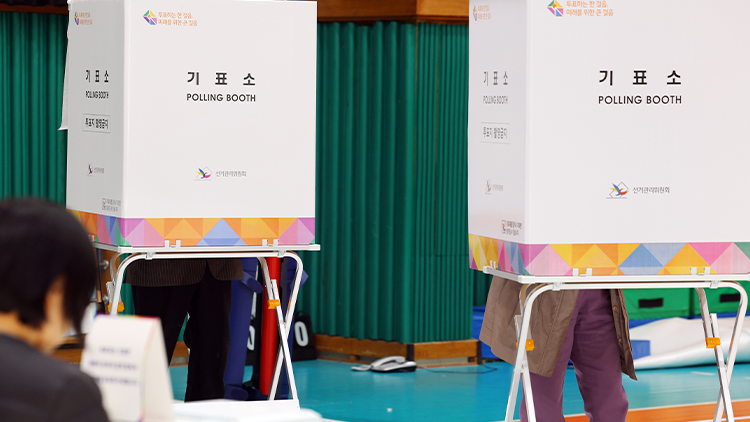 투표용지 훼손·유튜브 촬영…광주 투표소 곳곳서 소동