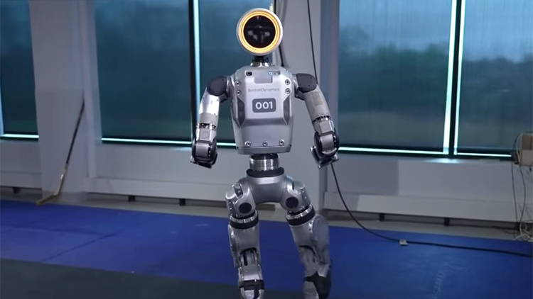 현대차, 인간형 로봇 '아틀라스' 공개하자…머스크 '한판 뜨자'