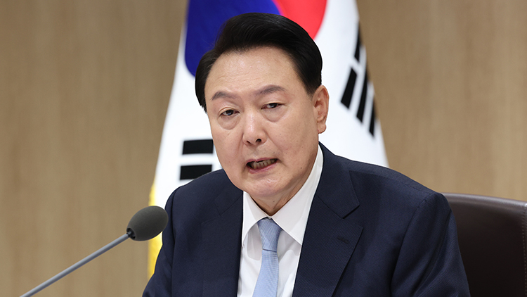 尹지지율 11%p 급락해 23%…취임 후 최저치 [갤럽]