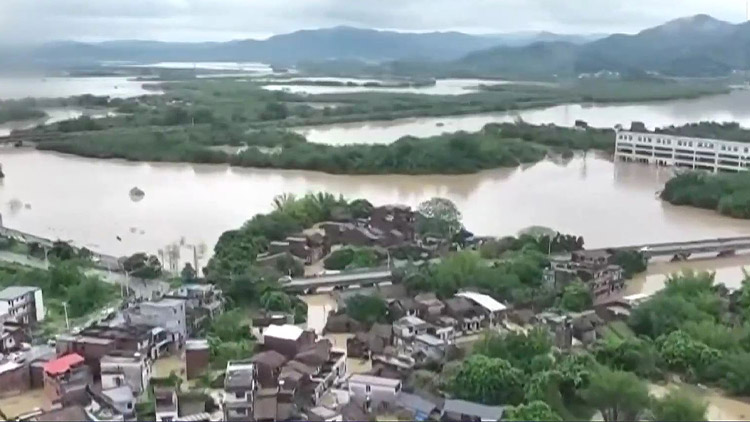 中 남부 100년만의 홍수 '비상'…'1억 2천만명 이상 위험'