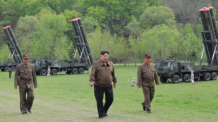 북, '南겨냥' 초대형방사포로 핵반격훈련…'전술핵 운용 확장'