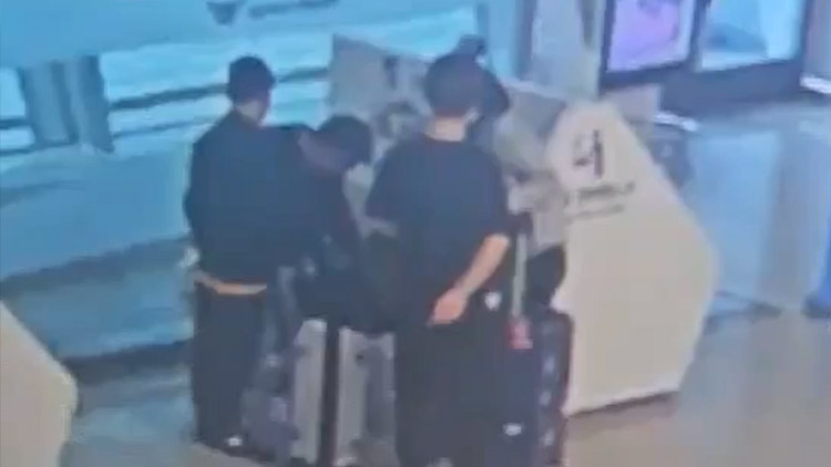 '얼굴에 가스 분사'…인천공항서 9만달러 든 가방 훔친 중국인