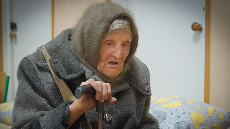 98세 우크라 노파, 나홀로 10㎞ 걸어 러 점령지 탈출
