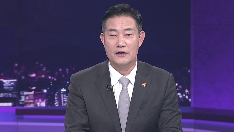 신원식 국방장관 '홍범도 흉상 이전, 육사가 결정하면 될 문제'