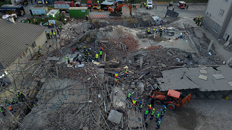 남아공서 공사중이던 아파트 붕괴…6명 사망·48명 매몰